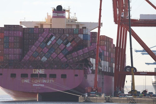 ONE Continuity mất hàng loạt container ngoài khơi quần đảo Canary