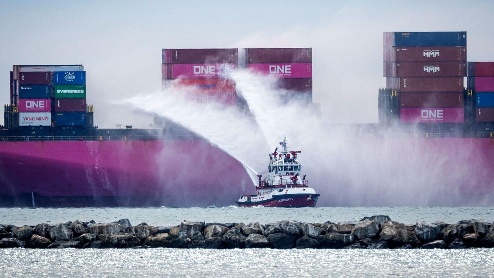 Cháy tàu ONE Henry Hudson: Dỡ hàng bước hai tại LA