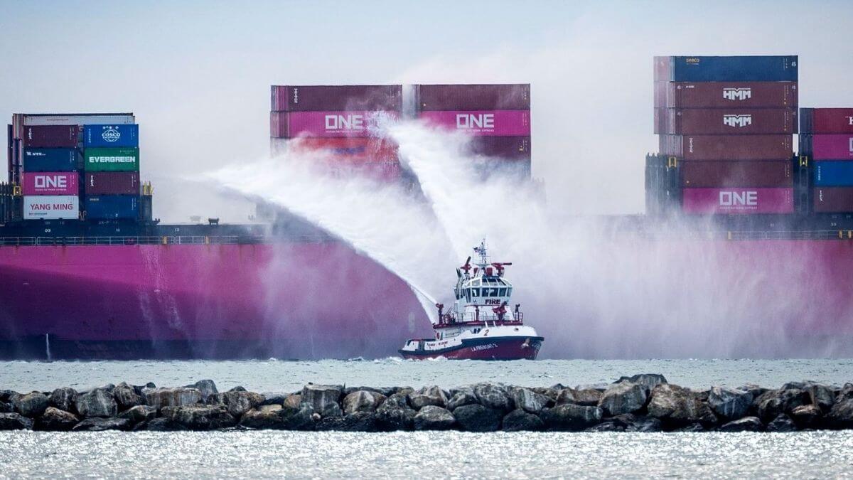 Tàu ONE HENRY HUDSON rời Los Angeles sau sự cố cháy