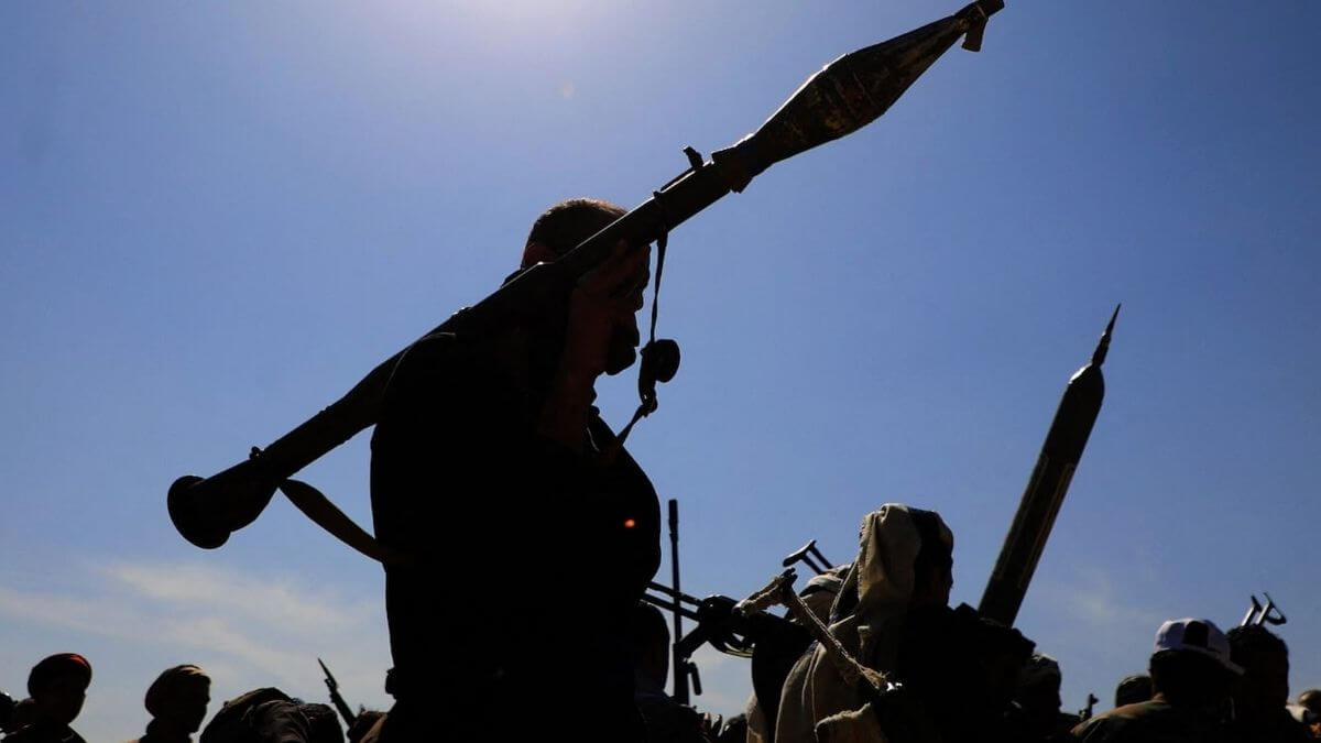 Houthis phát tín hiệu tấn công trở lại tuyến hàng hải