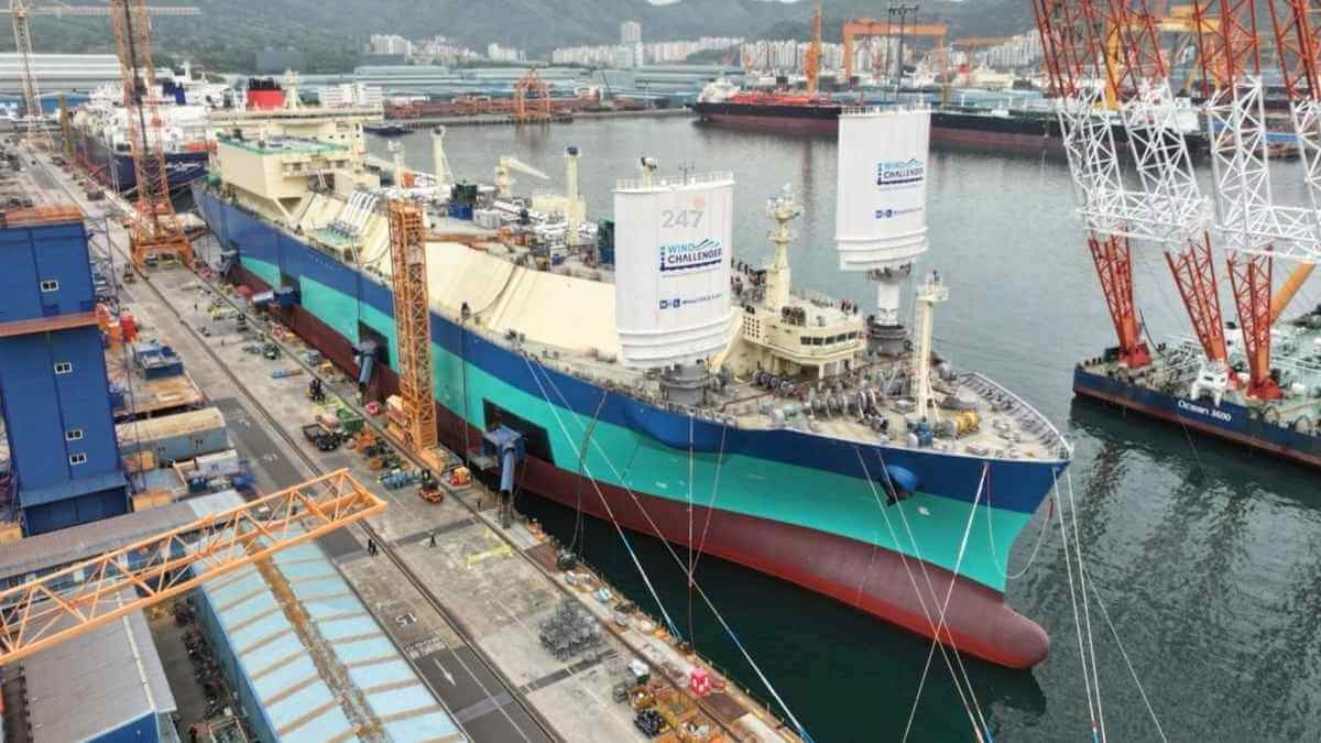 MOL đưa cánh buồm gió lên tàu LNG